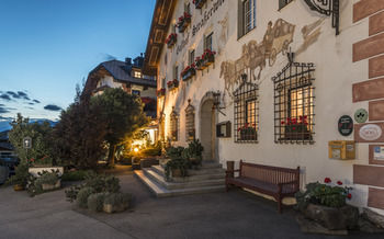 Hotel Strasserwirt - Herrenansitz zu Tirol