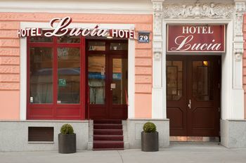 Lucia Hotel