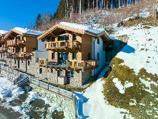 Spacious chalet in Muhlbach am Hochkonig near ski area with sauna