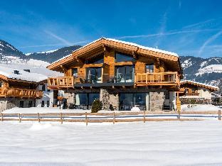 Luxurious semi-detached chalet in Muhlbach am Hochkonig with sauna near ski area