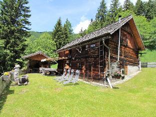 Cozy and traditional chalet jn Obervellach at the alpine meadows