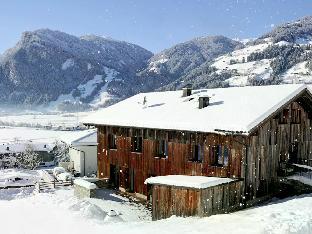 Awesome apartment in Tirol w/ 