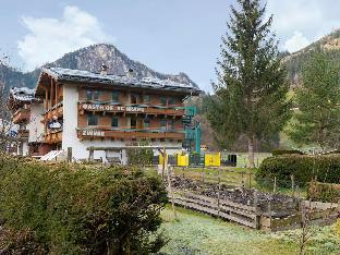 Apartment in Wald im Pinzgau with sauna and terrace