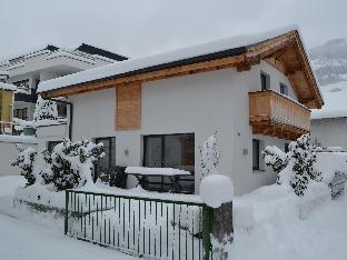 Detached chalet in Bruck an der Grossglocknerstrasse near the ski area