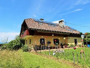 Cozy Apartment in Kottmannsdorf near Lake