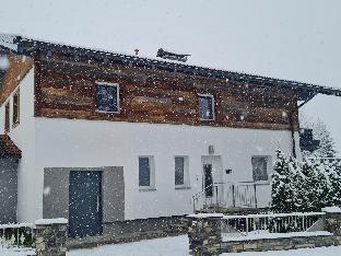 Cozy Holiday Home in Konigsleiten near Ski Bus Stop