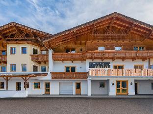 Apartment in Stubai Valley with ski room