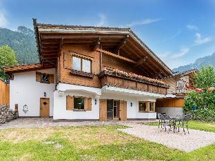 Charming holiday home in Maurach am Achensee